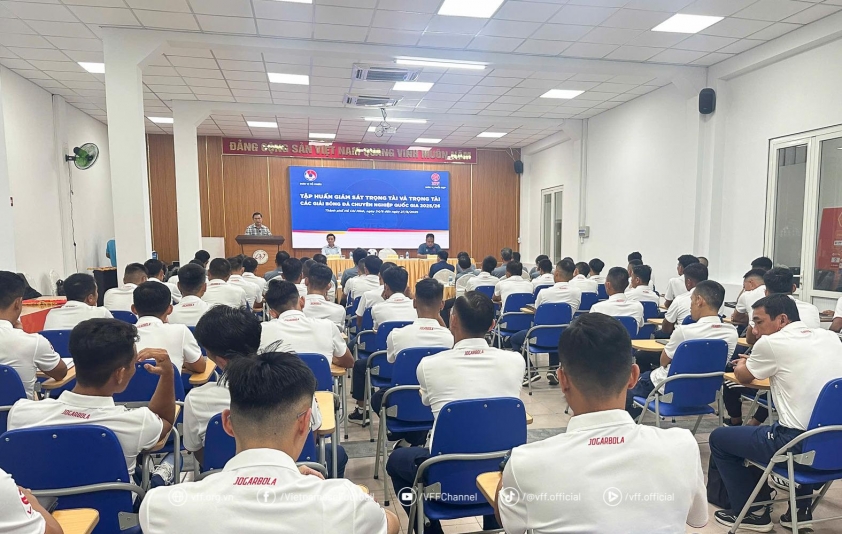 Tập huấn trọng tài và giám sát cho giải hạng Nhất bóng đá 4 z6939570818549_7073a223841f79cae82c6ece29ba273c