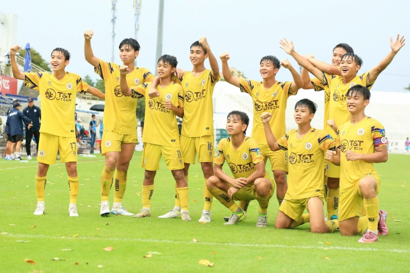 ĐKVĐ Hà Nội vào chung kết giải U17 Quốc gia 2025 710351
