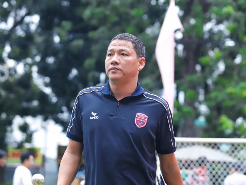 HLV thứ 3 nói lời chia tay sớm với V-League 2025/2026 713633