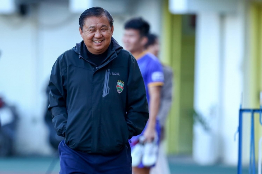 V-League vẫn chưa bắt buộc HLV phải có bằng Pro 714709