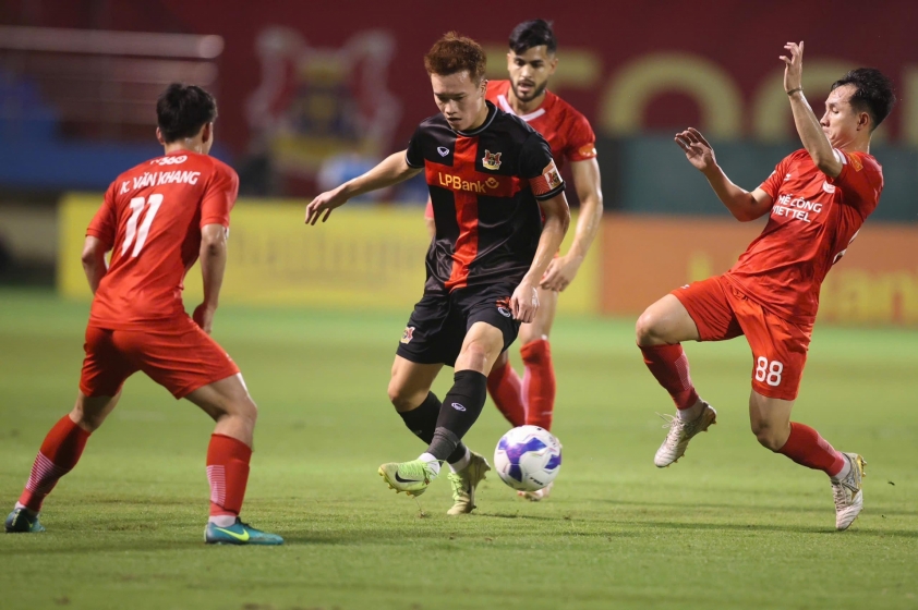 Hai đội đầu bảng V-League cùng hướng tới cột mốc lịch sử 727979