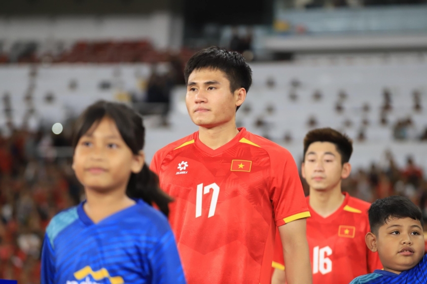 "Tân binh ĐT Việt Nam khiến HLV Kim Sang Sik phấn khởi với tin vui" 5 Tân binh ĐT Việt Nam báo tin cực vui đến HLV Kim Sang Sik-730132