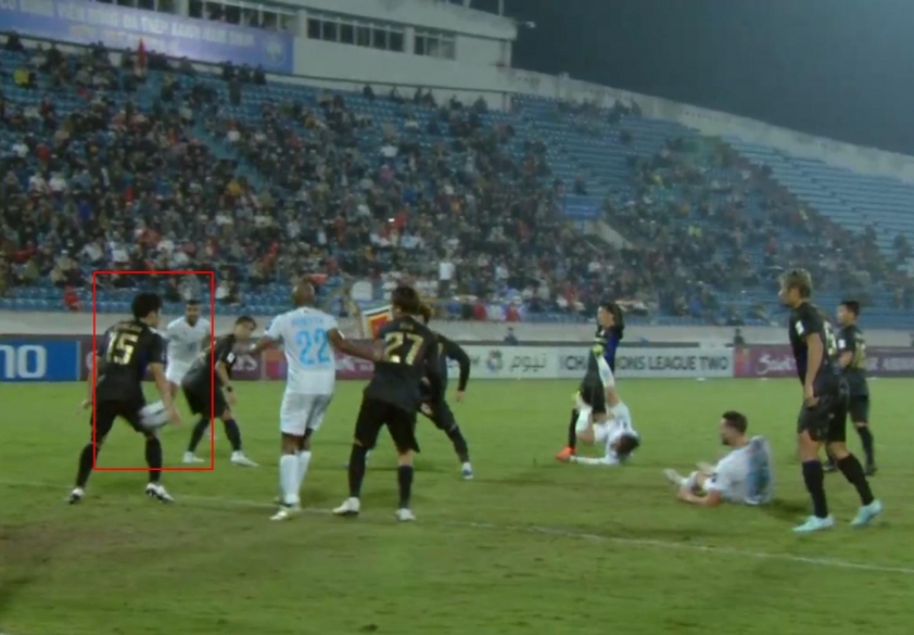 Tình huống tranh cãi khi Nam Định không được hưởng penalty