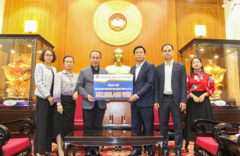 LĐBĐ Việt Nam chung tay hỗ trợ người dân vùng thiên tai 4 z7191953153181_134d019d52ac0fcdb72f22899d8fe26f-e1762336526966