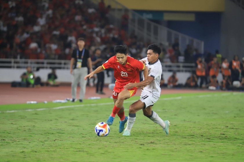 "Hậu vệ trái số 1 U23 Việt Nam quyết tâm tham gia SEA Games 33" 5 Võ Anh Quân là lựa chọn rất sáng giá ở hành lang trái của U23 Việt Nam