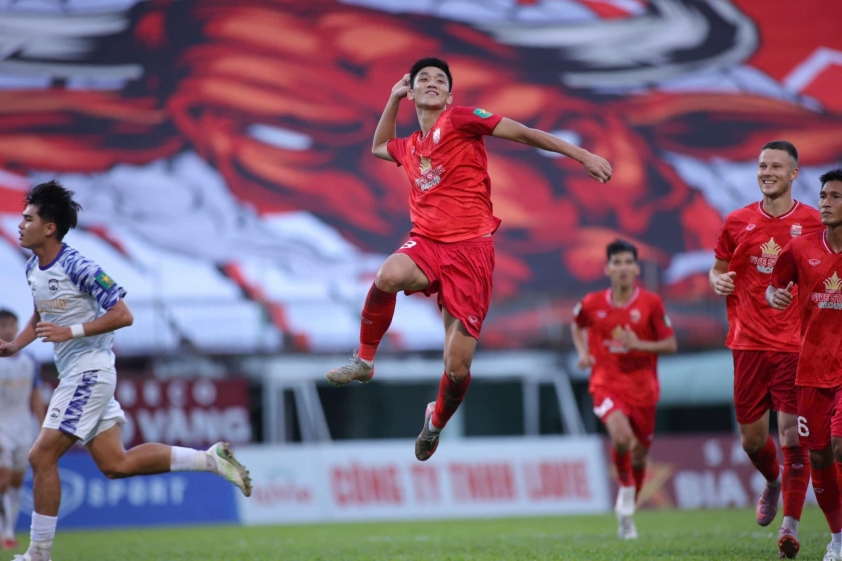 Tuyển thủ Việt Nam ghi bàn đầu tiên sau 5 năm
