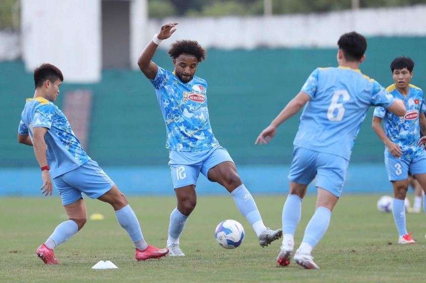 Đội trưởng ĐT Việt Nam gửi thông điệp ý nghĩa đến Xuân Sơn 4 Đội trưởng ĐT Việt Nam gửi thông điệp đặc biệt đến Xuân Son 741559