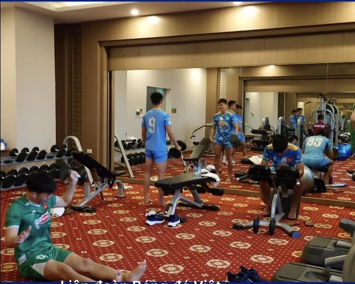 ĐT Việt Nam tăng cường thể lực trước trận gặp Lào 5 ĐT Việt Nam rèn thể lực trước ngày đấu Lào 742195