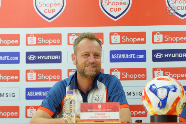 HLV Polking gửi 'chiến thư' trước ngày CAHN đấu Buriram 750145