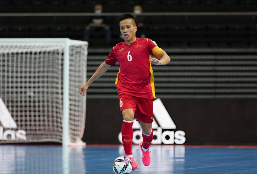 Đội 14 lần vô địch quốc nội tri ân đội trưởng tuyển Việt Nam 771281