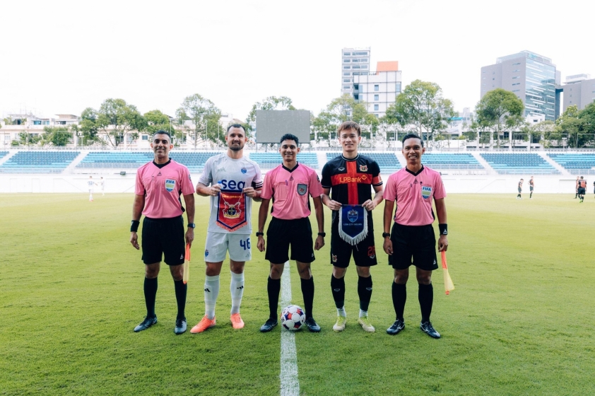 "Hoàng Đức cùng đội tuyển tạo dấu ấn đặc biệt ở Singapore" 4 Đội Hoàng Đức làm điều đặc biệt ở trận đấu tại Singapore 773761