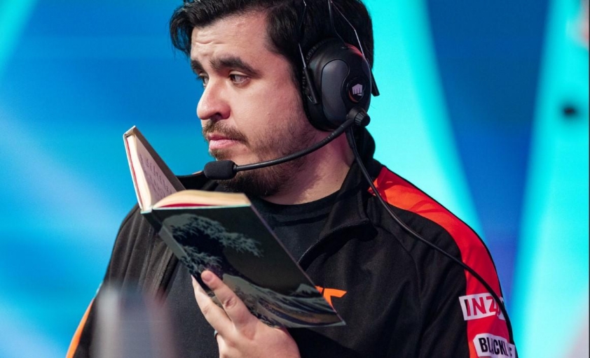 Tập thể Fnatic bị chính HLV