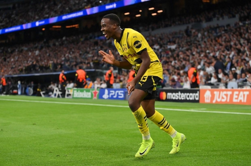 jamie-gittens-choi-rat-hay-tai-dortmund-o-mua-giai-nam-ngoai