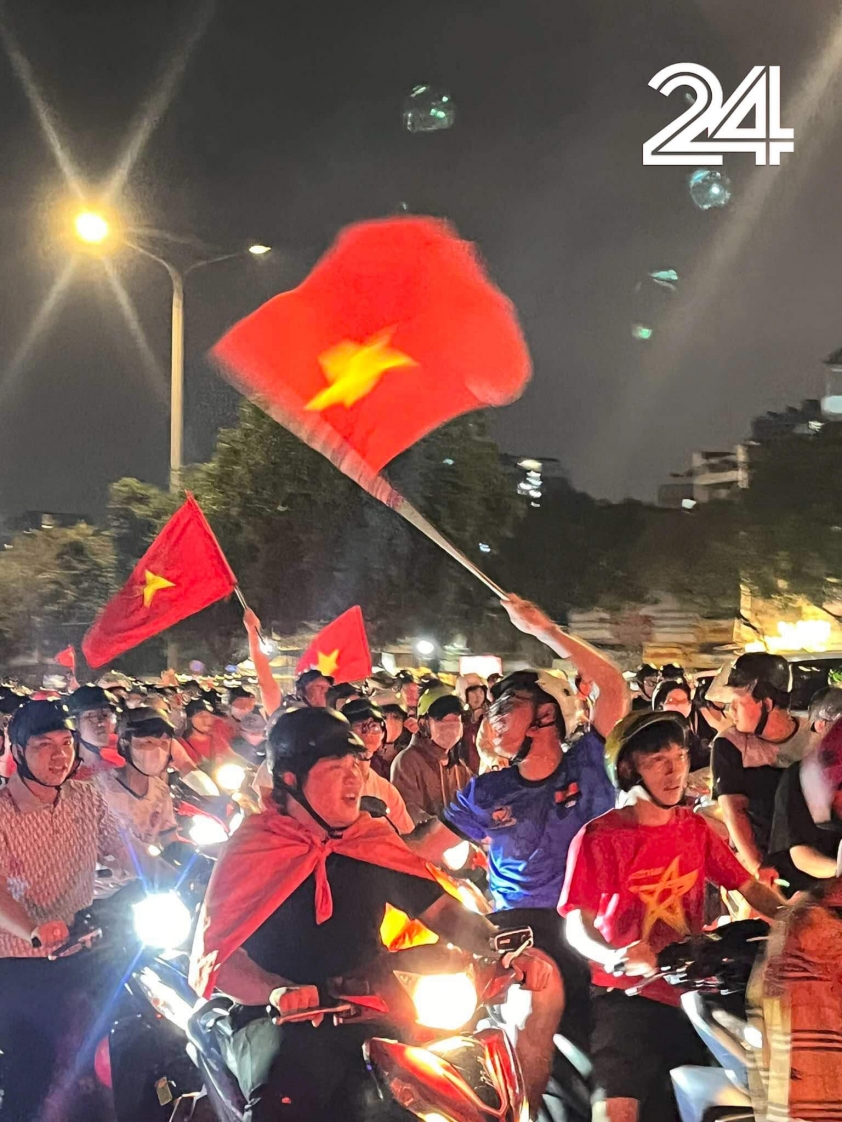 Hàng triệu người đổ ra đường mừng Việt Nam vô địch AFF Cup 2024 579129