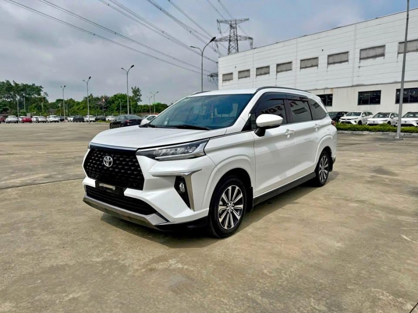 Nhiều xe MPV 7 chỗ giảm giá mạnh 653453