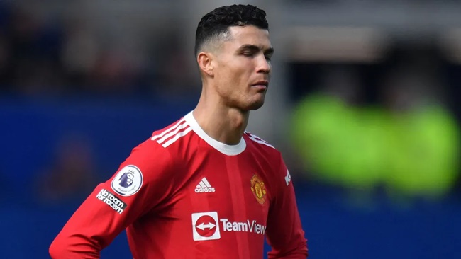 Ronaldo phá vỡ im lặng sau sự cố làm hỏng điện thoại NHM 126121