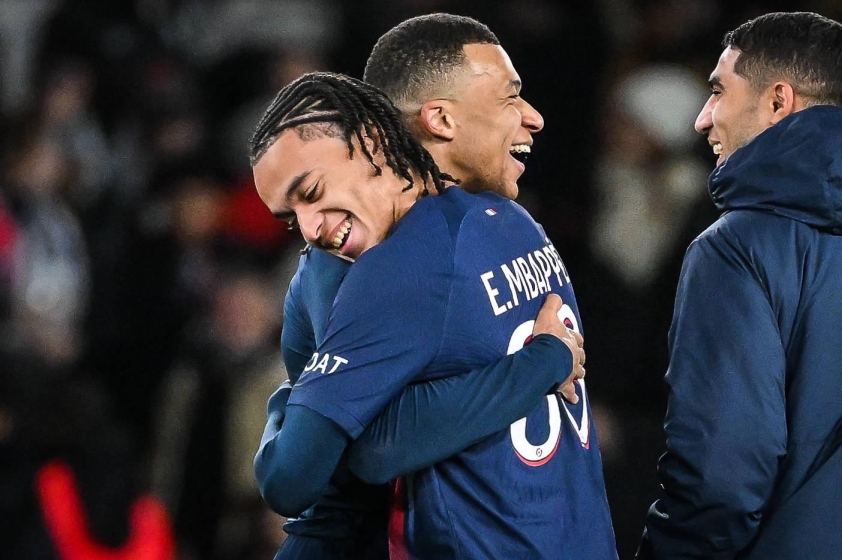 mbappe-brother-laugh-100