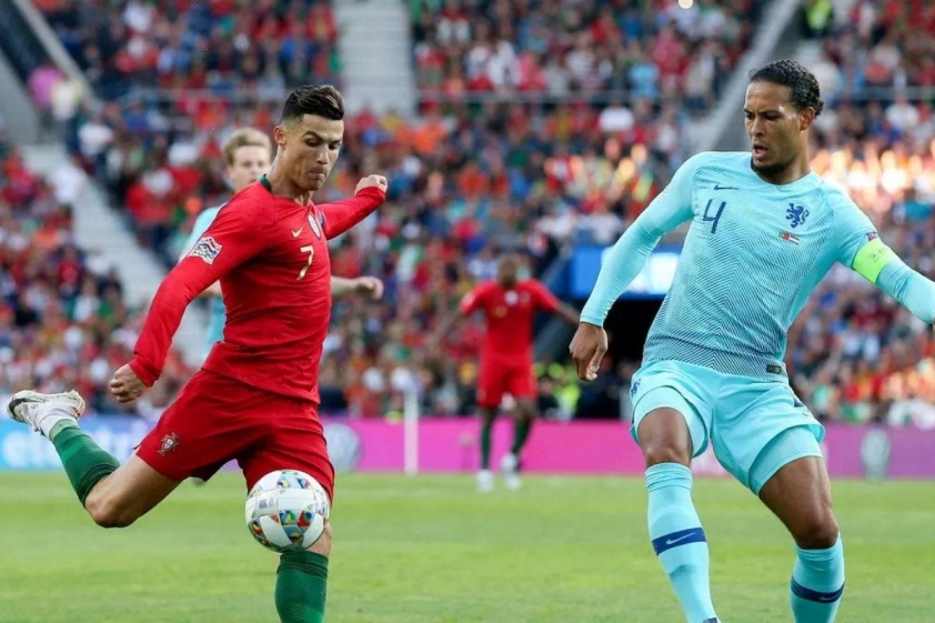 Tuy không có thành tích đối đầu tốt với Ronaldo nhưng van Dijk chưa từng để CR7 ghi bàn lần nào (Ảnh: Internet)