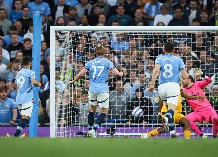 Bàn thắng duy nhất tạm thời đưa Man City lên vị trí thứ 3. Nguồn: Daily Mail
