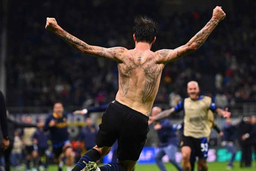Francesco Acerbi ăn mừng sau 'bàn thắng vàng' vào lưới Barcelona (Ảnh: Inter Milan)
