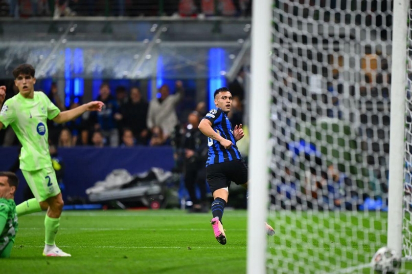 Lautaro đệm bóng dễ dàng vào lưới Barca (Ảnh: Trang chủ CLB)