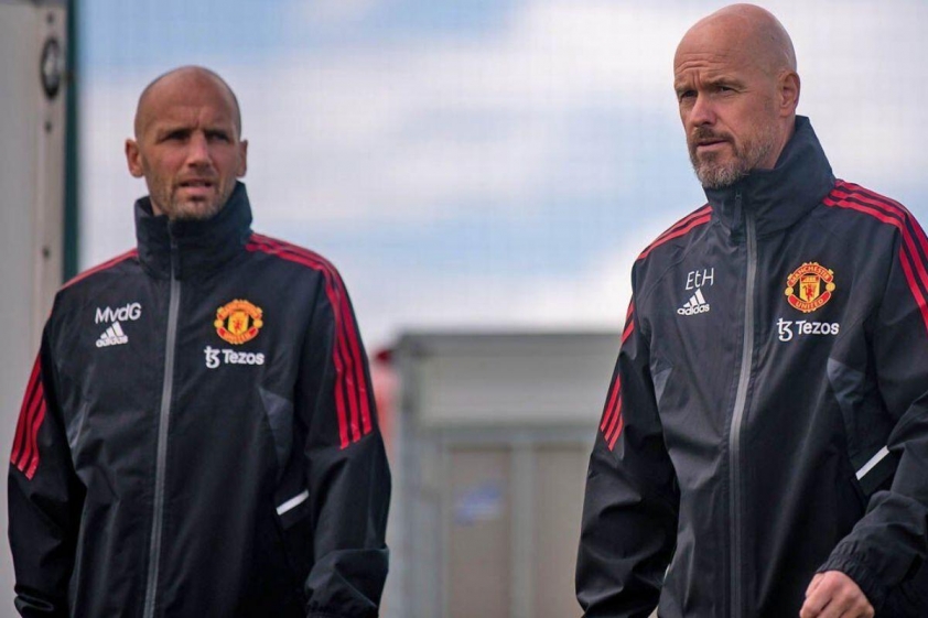 Van der Gaag từng có khoảng thời gian làm trợ lý cho Erik ten Hag tại MU.