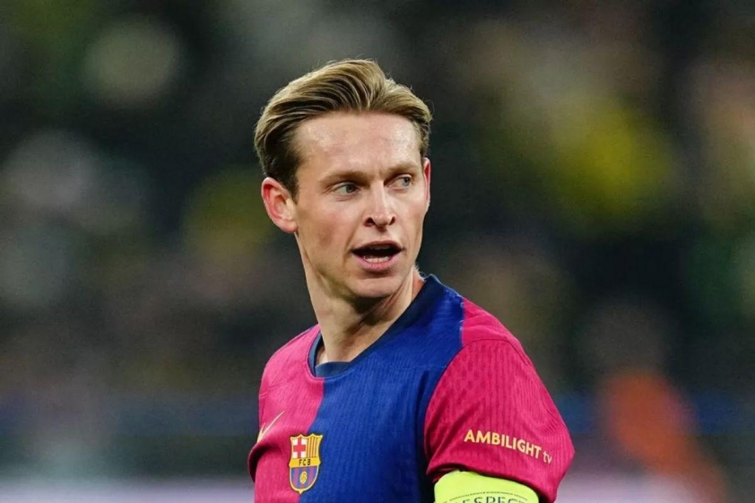 Frenkie de Jong có thể rời khỏi Barca hè này.