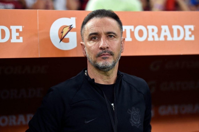 Vitor Pereira đã cứu Wolves khỏi việc xuống hạng.
