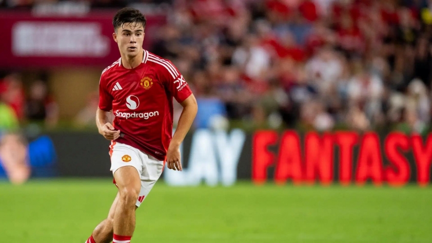 Harry Amass đã được trao cơ hội thể hiện ở đội một Man United. Nguồn: GOAL