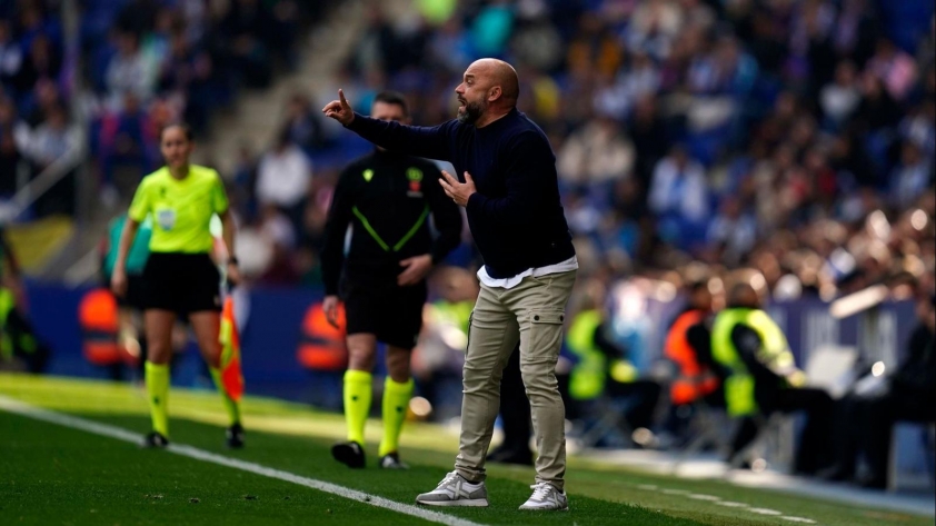 Áp lực trụ hạng đang đè nặng lên vai HLV của Espanyol. Nguồn: ARA