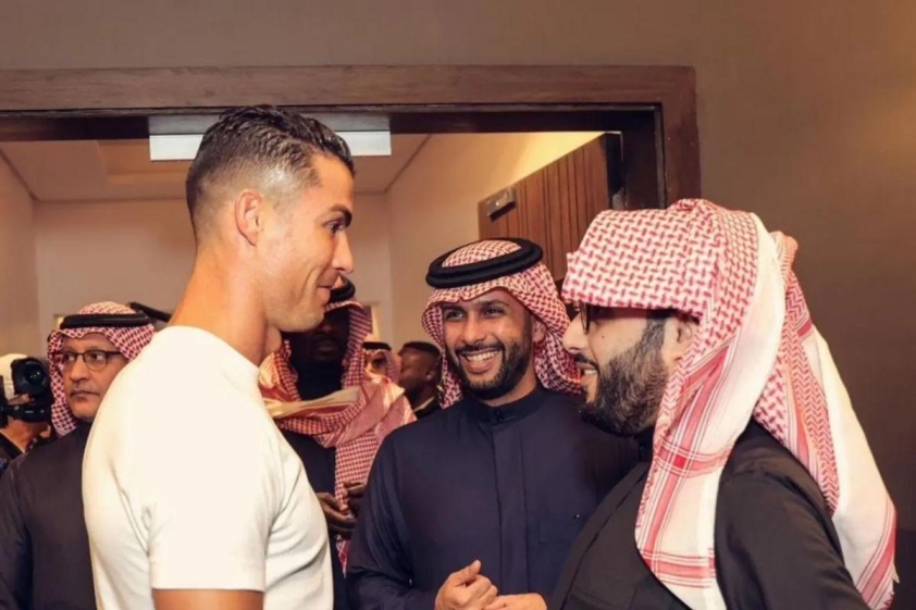 Ronaldo cùng Turki Al Alshikh và Al-Khereiji, chủ sở hữu mới của Almería