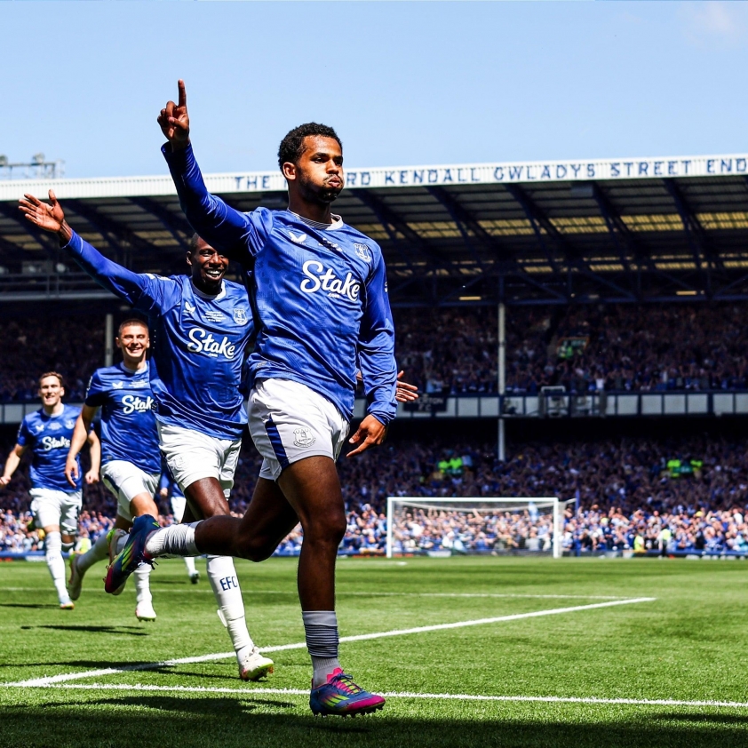 Chiến thắng 2-0 trước Souhampton là lời chia tay đẹp với Goodison Park. Ảnh: CLB