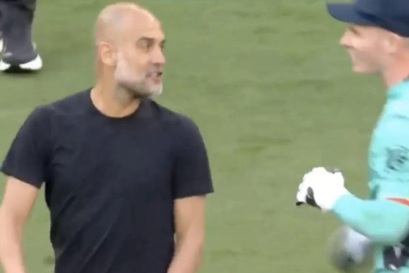 Tình huống Pep Guardiola lời qua tiếng lại với Dean Henderson sau trận đấu.