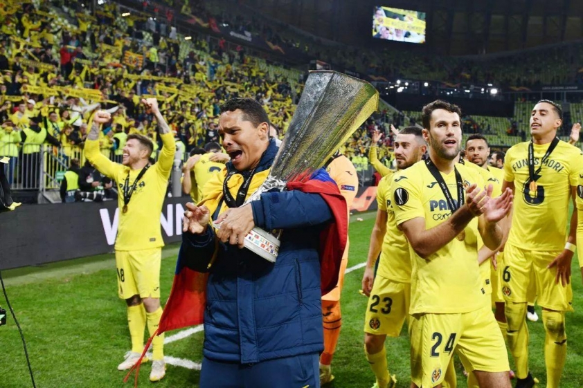 Amad ngồi dự bị và không được sử dụng khi Man United thua trận chung kết Europa League trước Villarreal năm 2021.