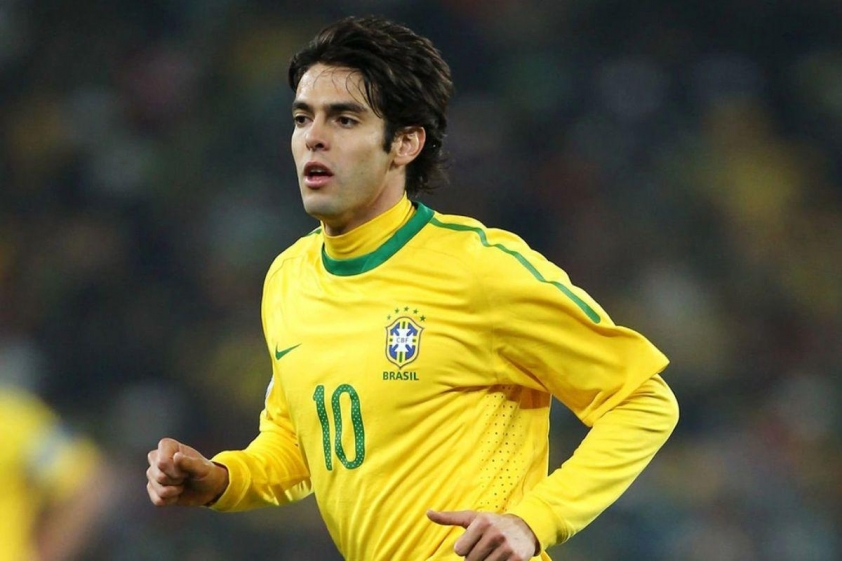 Kaka bày tỏ mong muốn tái hợp với HLV Carlo Ancelotti.