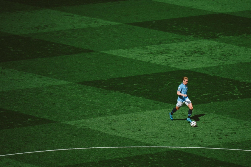 De Bruyne đã trở thành huyền thoại tại giải Ngoại Hạng Anh (nguồn ảnh Twitter)