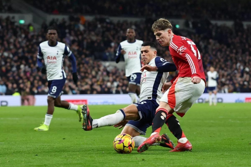 Ferdinand cảm thấy Man United sẽ gặp bất lợi nếu Tottenham đối đầu trực tiếp với đội của Ruben Amorim.