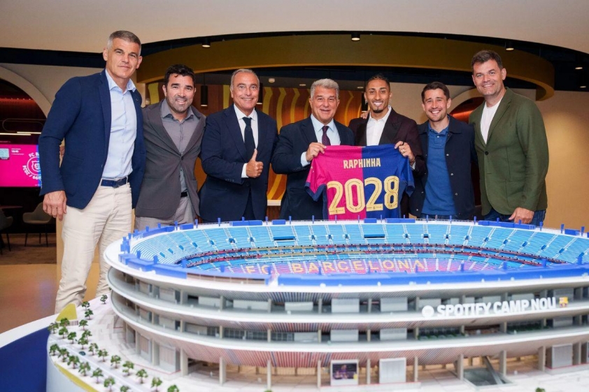 Raphinha giành cú ăn ba quốc nội cùng Barca mùa này.