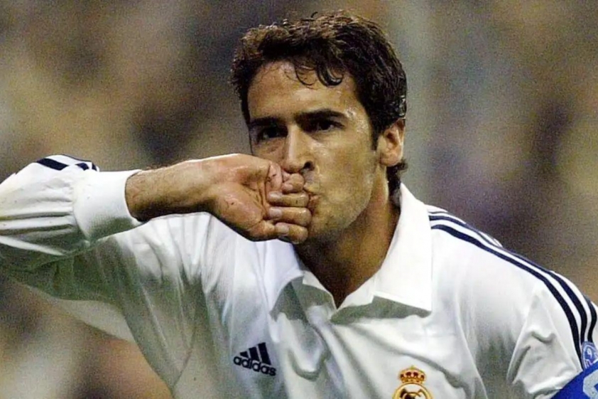 Hình ảnh Raul trong màu áo trắng Real Madrid luôn gắn liền với tinh thần chiến đấu, lòng trung thành và phẩm chất thủ lĩnh.
