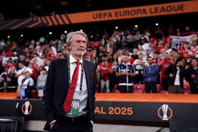 Man United cần bổ sung chất thép cho tuyến giữa nếu muốn trở lại trong mùa giải tới. Ảnh: CLB