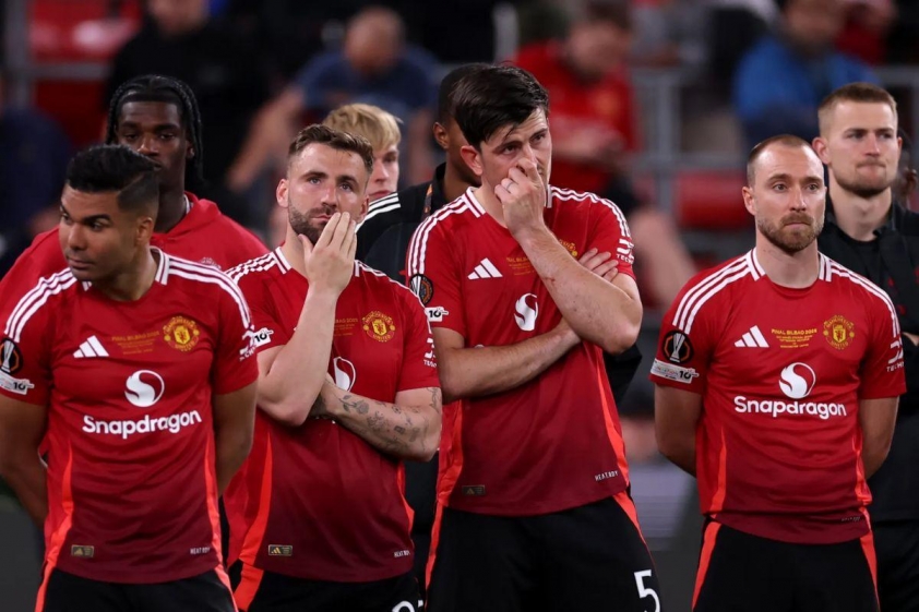 Các đồng đội ở Man United đã cầu xin Bruno Fernandes ở lại câu lạc bộ.