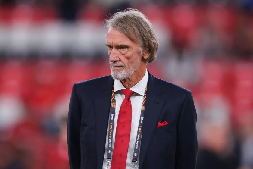 Sir Jim Ratcliffe không có ý định bán Man United.
