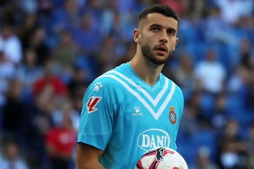 Thủ môn 24 tuổi đã giữ sạch lưới 8 trận tại La Liga mùa này.