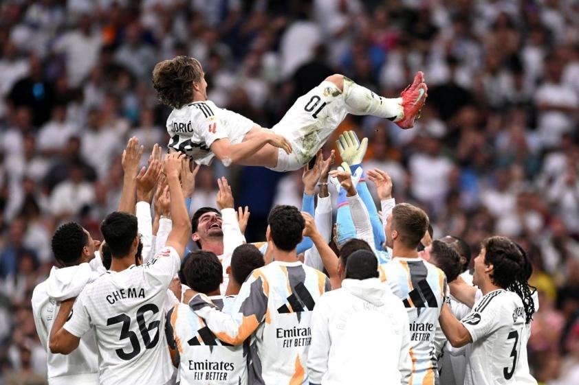 Sự chia tay của Modric đang để ra những chỗ trống lớn cho tuyến giữa của đội bóng hoàng gia Tây Ban Nha. Ảnh: CLB