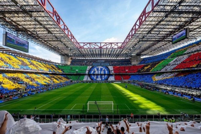 Inter mở cửa sân San Siro cho hàng ngàn CĐV theo dõi chung kết Champions League với PSG.