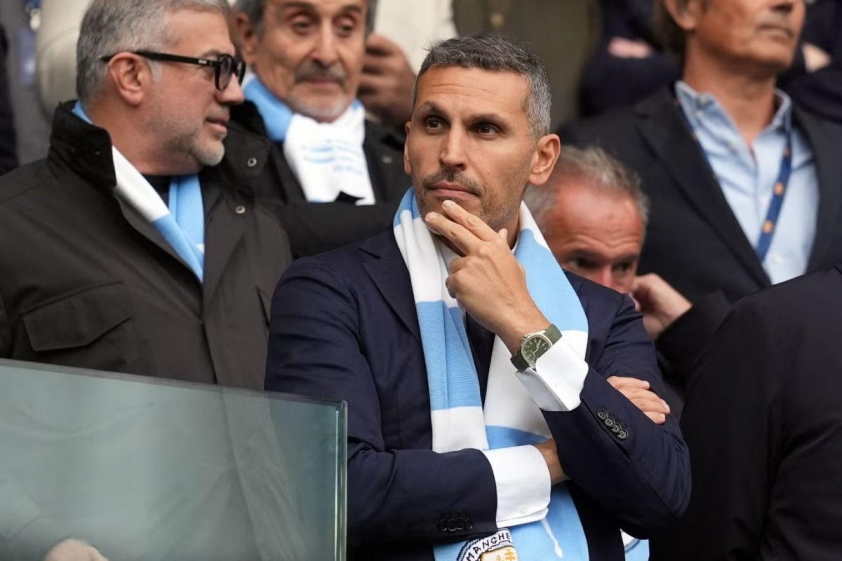 Chủ tịch Man City công nhận đã sai lầm trong chuyển nhượng.