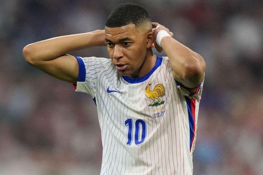 Mbappe đối mặt nguy cơ hội quân trễ với đội tuyển Pháp.