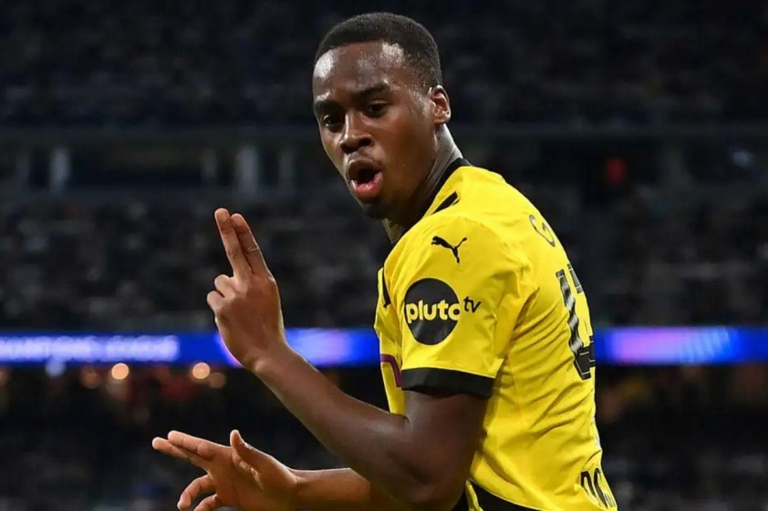 Chelsea đang đàm phán chiêu mộ Jamie Gittens (Dortmund)