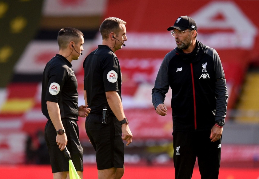 David Coote từ lâu đã có mâu thuẫn với Jurgen Klopp