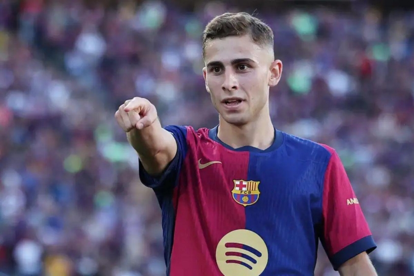 Fermin Lopez cam kết tương lai với Barca (Ảnh: GOAL).